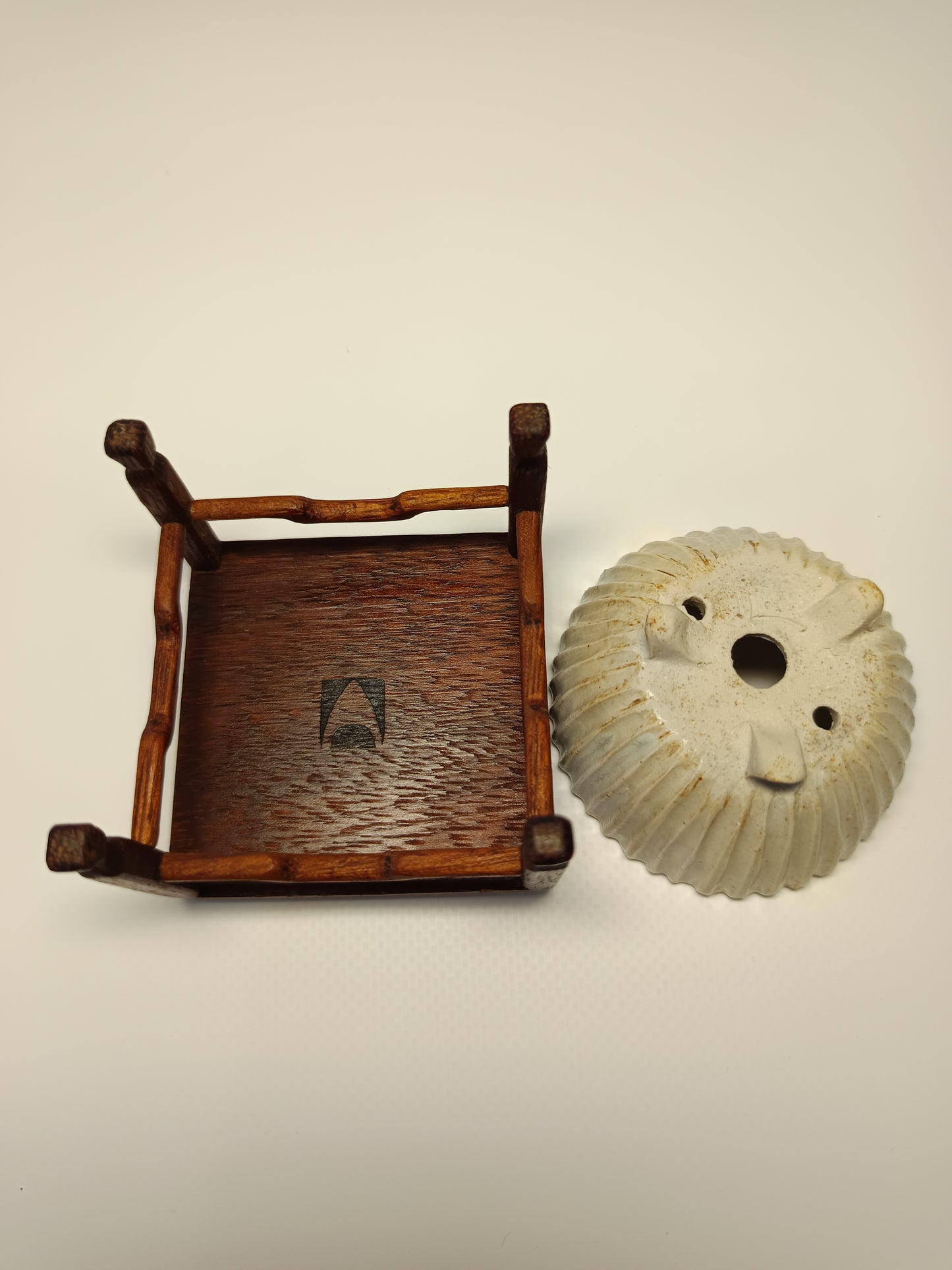 Juego mesas de iroko ·Macetas gres