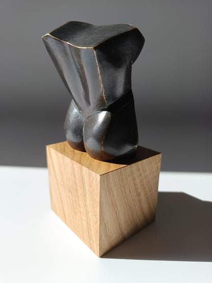 Escultura bronce busto femenino