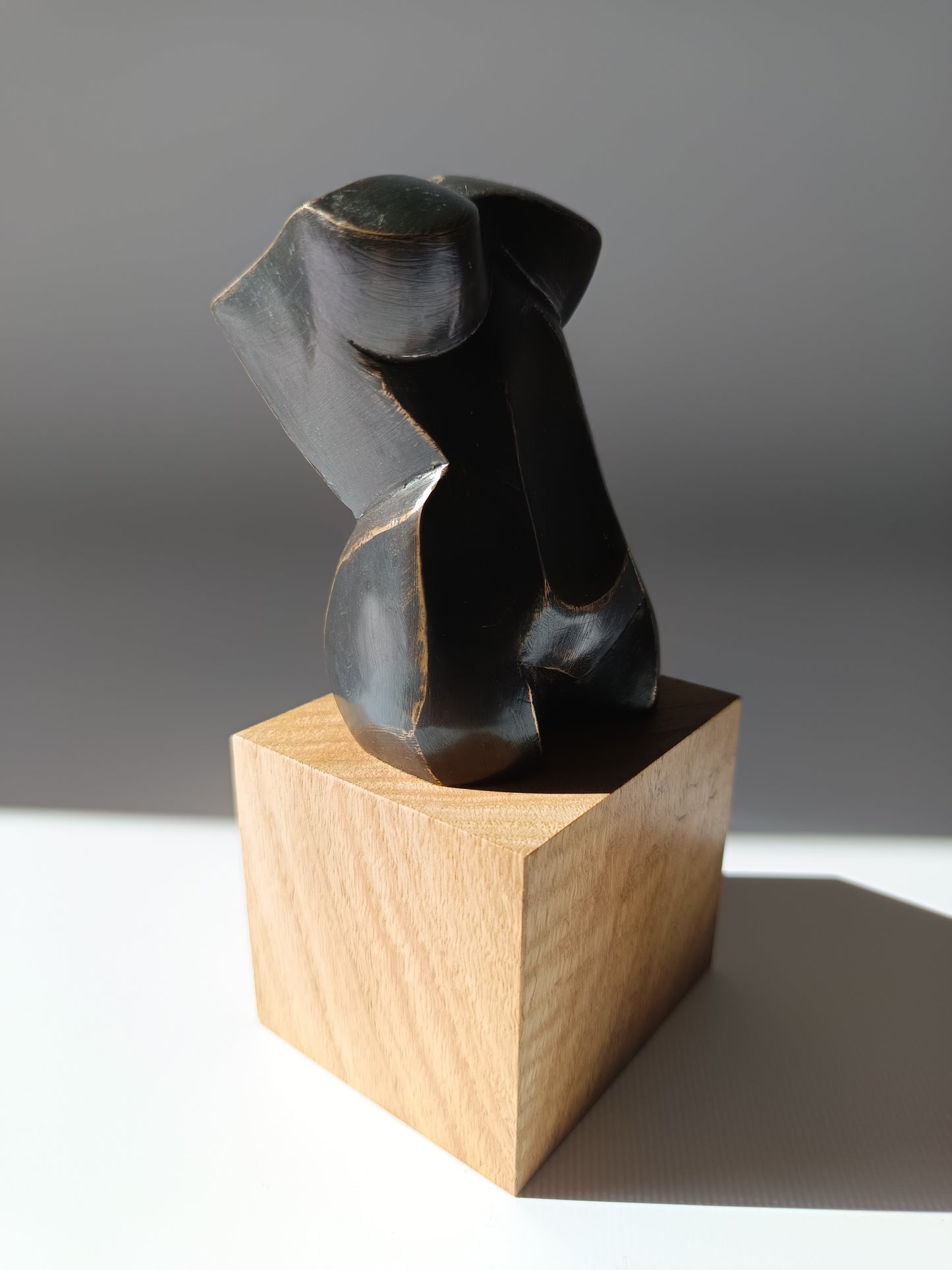 Escultura bronce busto femenino