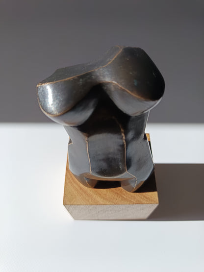 Escultura bronce busto femenino