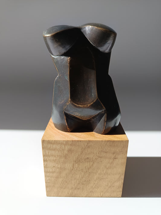 Escultura bronce busto femenino