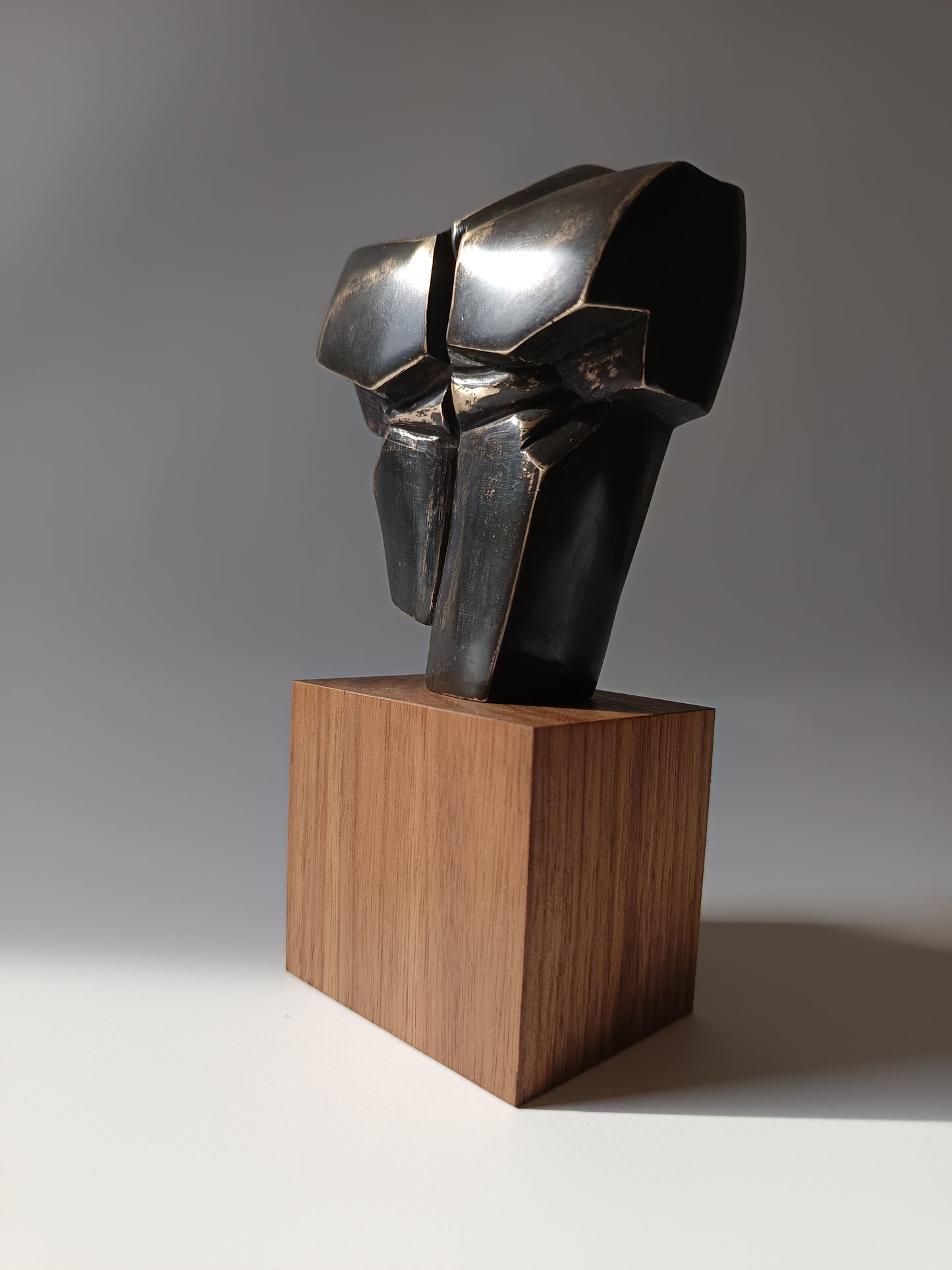Escultura bronce busto masculino