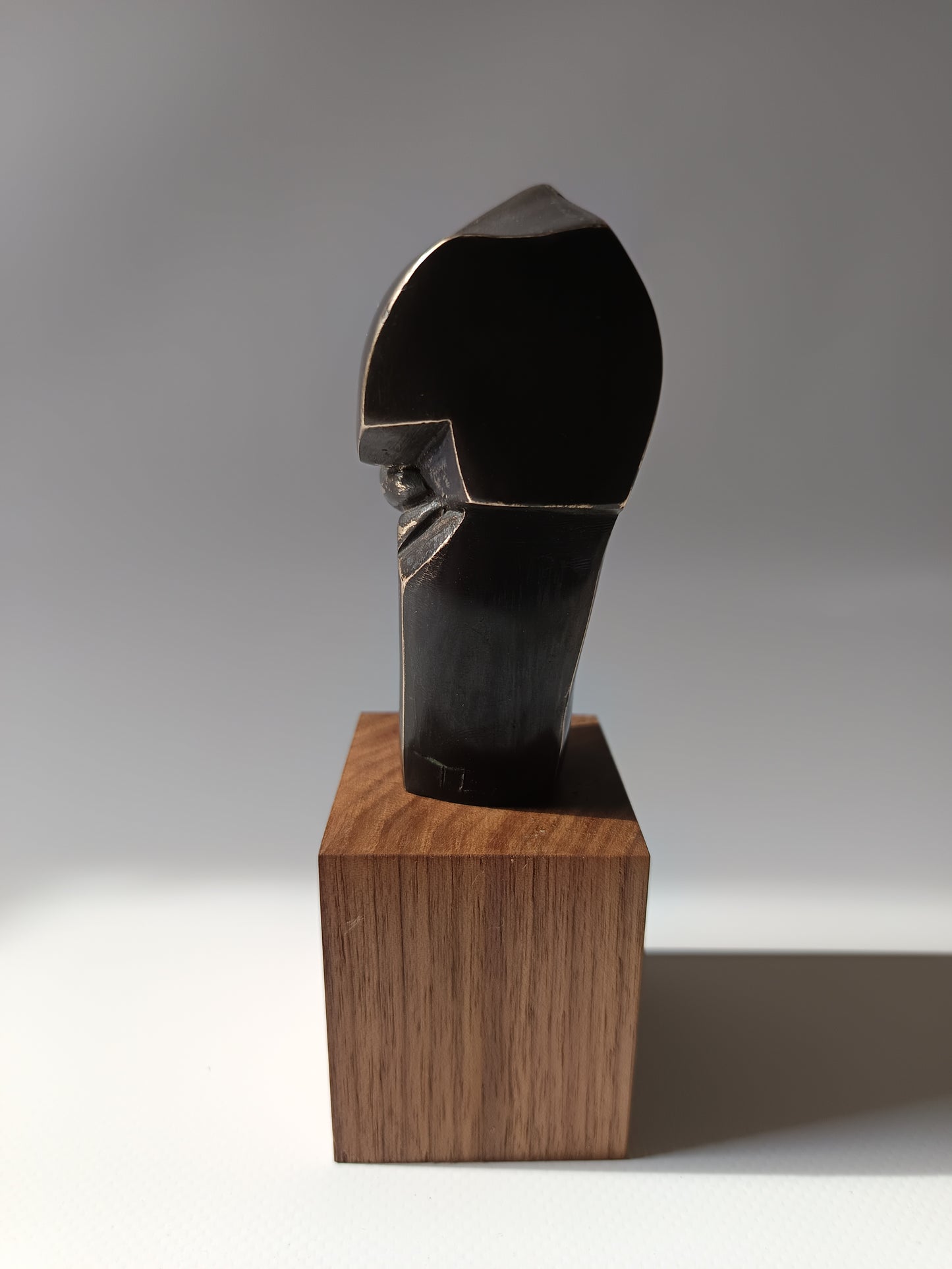 Escultura bronce busto masculino