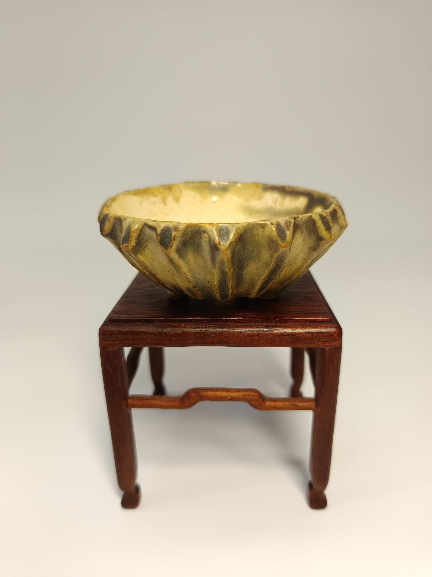 Juego mesas de iroko ·Macetas gres