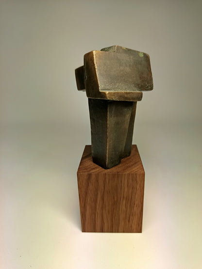 Escultura bronce  volumen 001