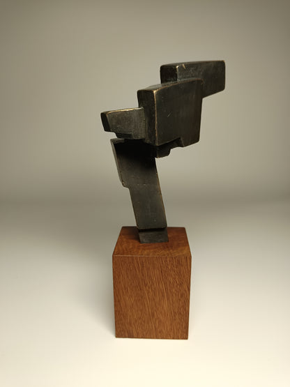 Escultura bronce  volumen 002