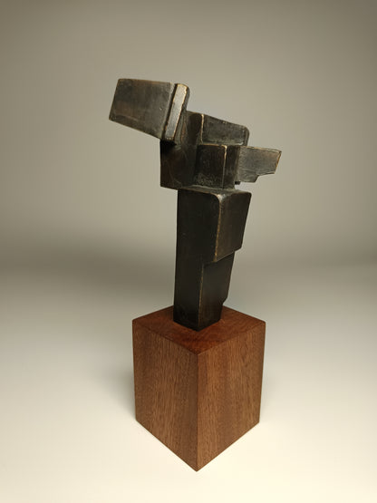 Escultura bronce  volumen 002